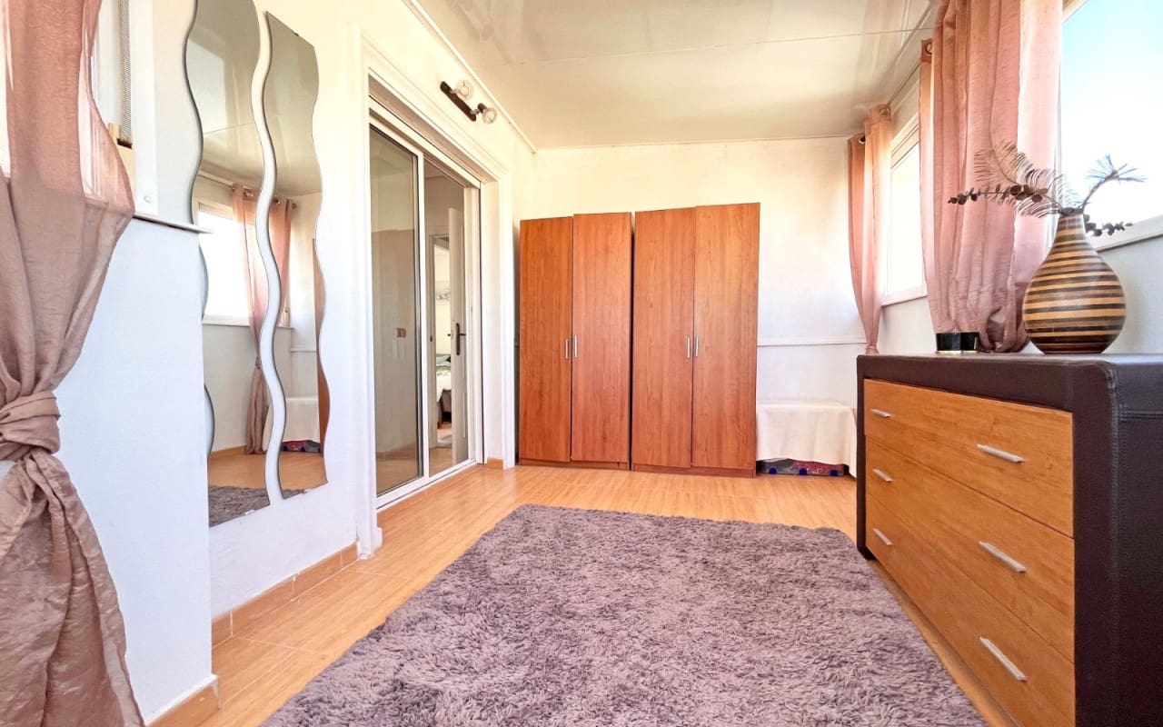 4 slaapkamer Villa te koop in La Zenia met zwembad - € 399.990 (Ref: 9383798)