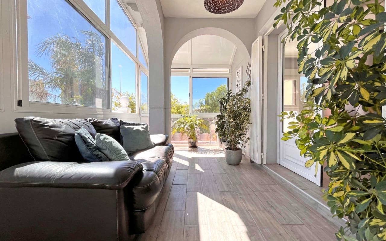 4 slaapkamer Villa te koop in La Zenia met zwembad - € 399.990 (Ref: 9383798)