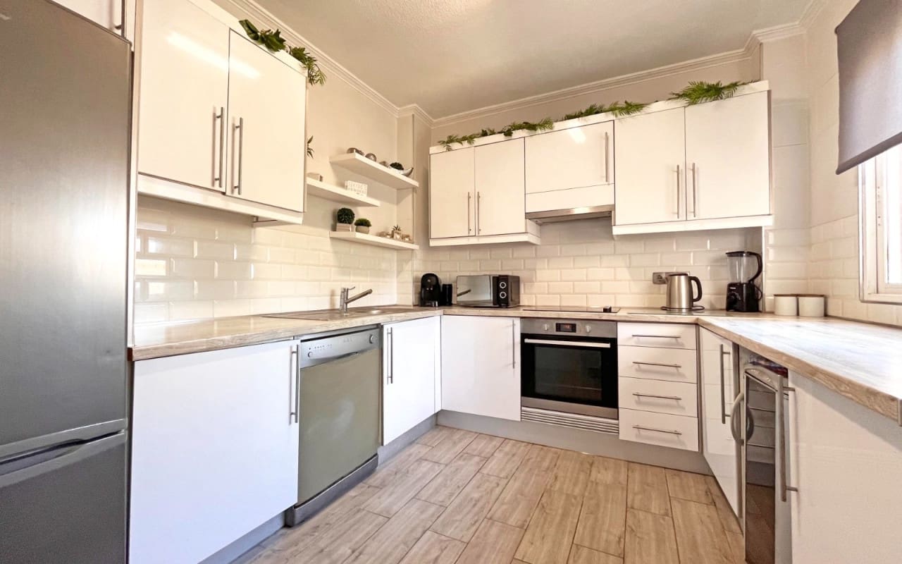 4 slaapkamer Villa te koop in La Zenia met zwembad - € 399.990 (Ref: 9383798)