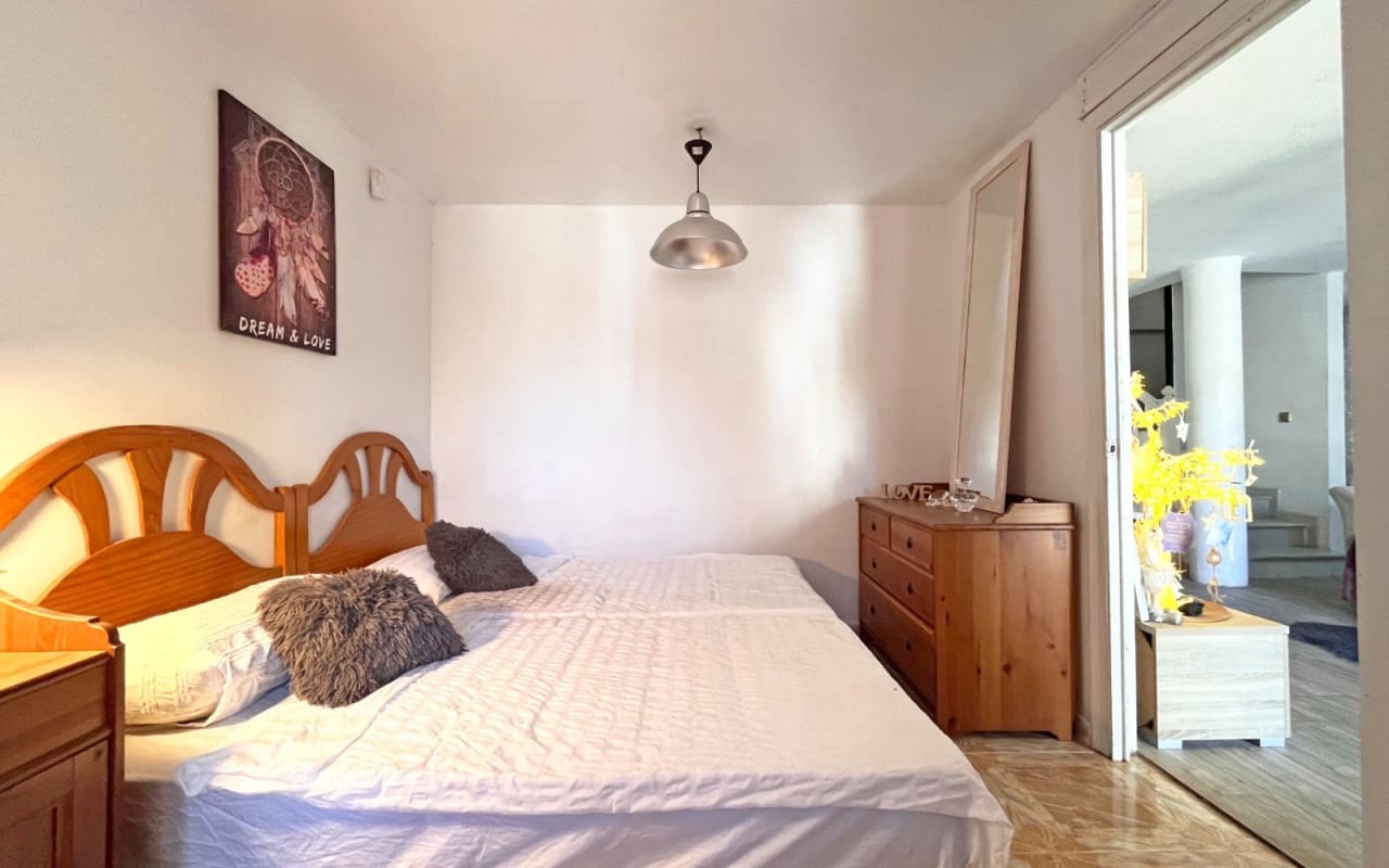 4 slaapkamer Villa te koop in La Zenia met zwembad - € 399.990 (Ref: 9383798)