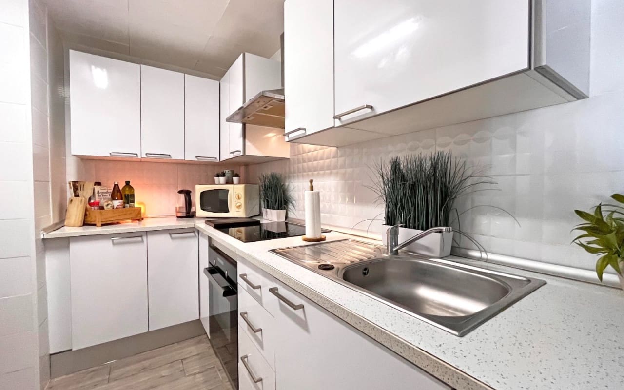 4 slaapkamer Villa te koop in La Zenia met zwembad - € 399.990 (Ref: 9383798)