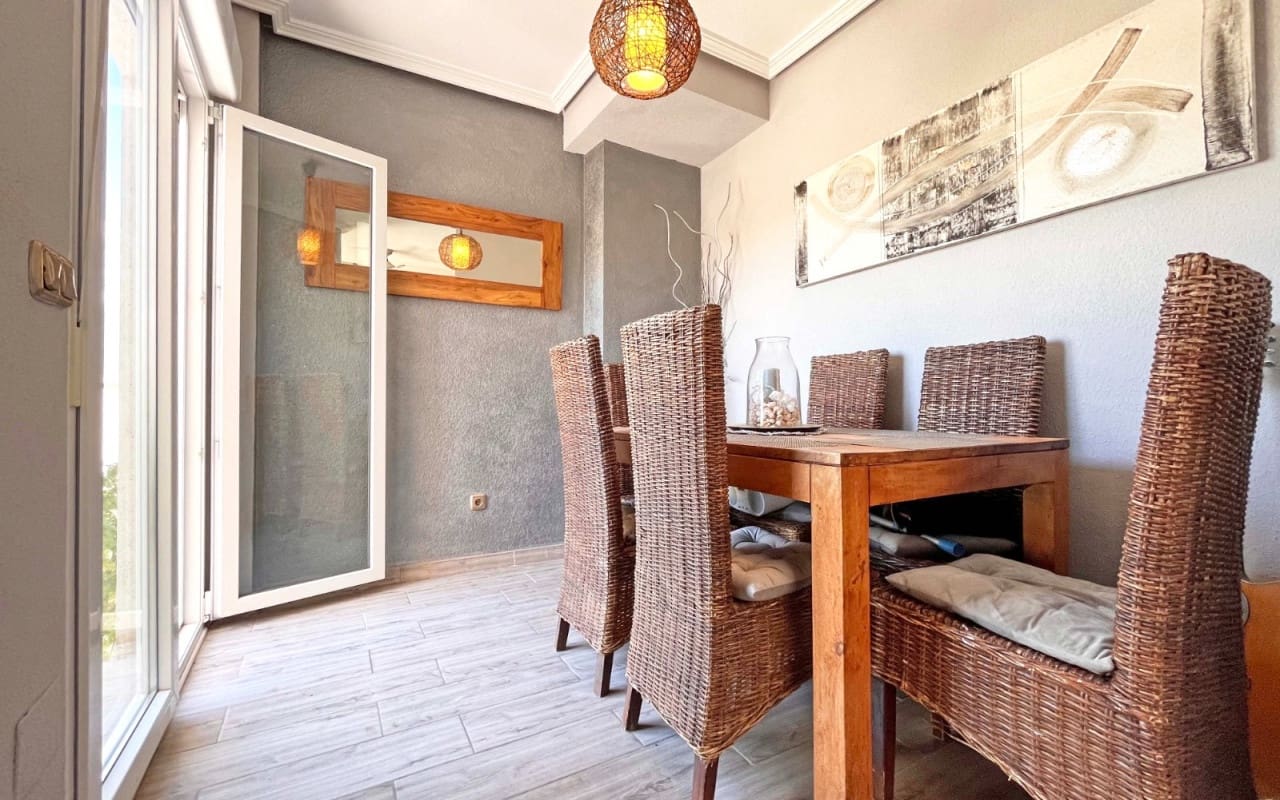 4 slaapkamer Villa te koop in La Zenia met zwembad - € 399.990 (Ref: 9383798)