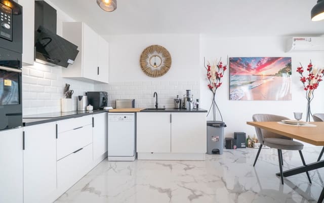 2 chambre Appartement de Plage à vendre à Punta Prima, Orihuela avec piscine - 275 000 € (Ref: 9383799)