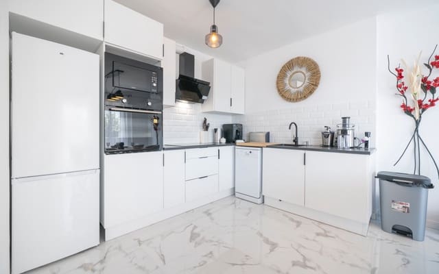 2 chambre Appartement de Plage à vendre à Punta Prima, Orihuela avec piscine - 275 000 € (Ref: 9383799)