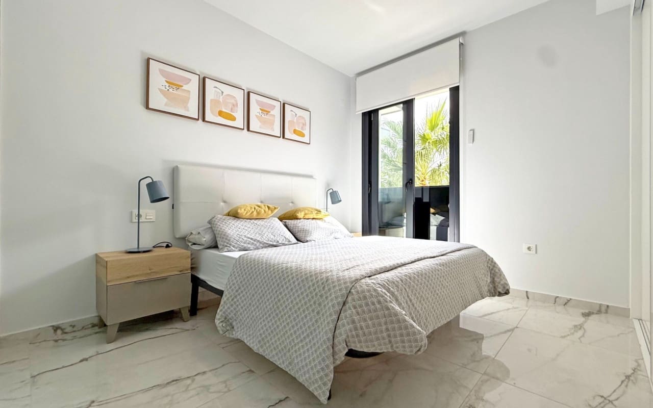 2 bedroom Apartment for sale in Los Altos with pool - € 249,000 (Ref: 9383802)