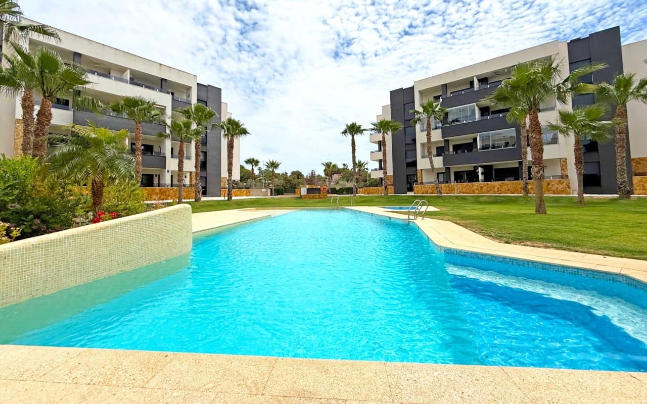 2 bedroom Apartment for sale in Los Altos with pool - € 249,000 (Ref: 9383802)