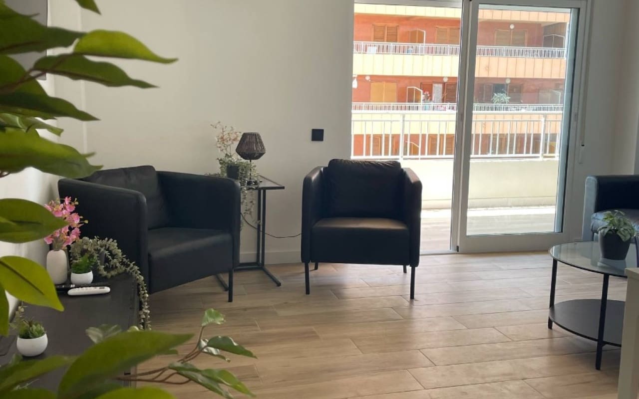 3 slaapkamer Strandappartement te koop in Torrevieja met zwembad - € 290.000 (Ref: 9383806)