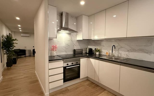 3 slaapkamer Strandappartement te koop in Playa del Acequión, Torrevieja met zwembad - € 290.000 (Ref: 9383806)