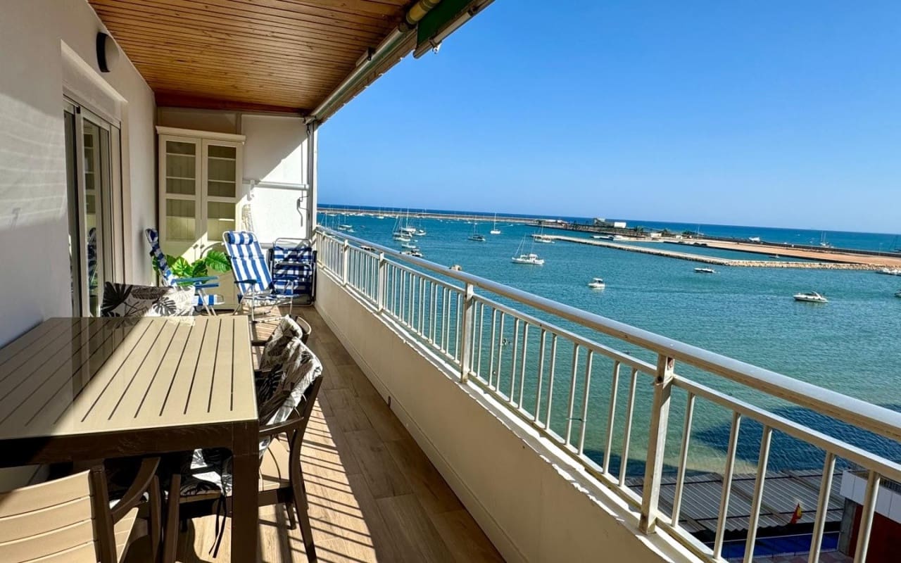 3 slaapkamer Strandappartement te koop in Torrevieja met zwembad - € 290.000 (Ref: 9383806)