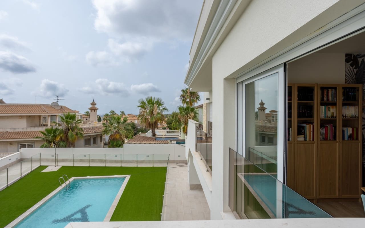 2 bedroom Penthouse for sale in Blue Lagoon with pool - € 299,500 (Ref: 9383808)