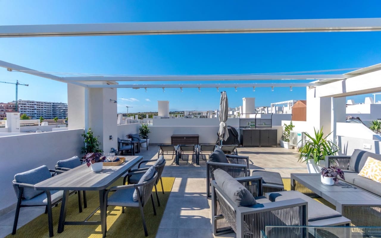 2 quarto Penthouse para venda em San Miguel de Salinas com piscina - 289 000 € (Ref: 9383809)