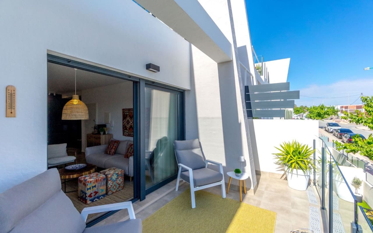 2 quarto Penthouse para venda em San Miguel de Salinas com piscina - 289 000 € (Ref: 9383809)