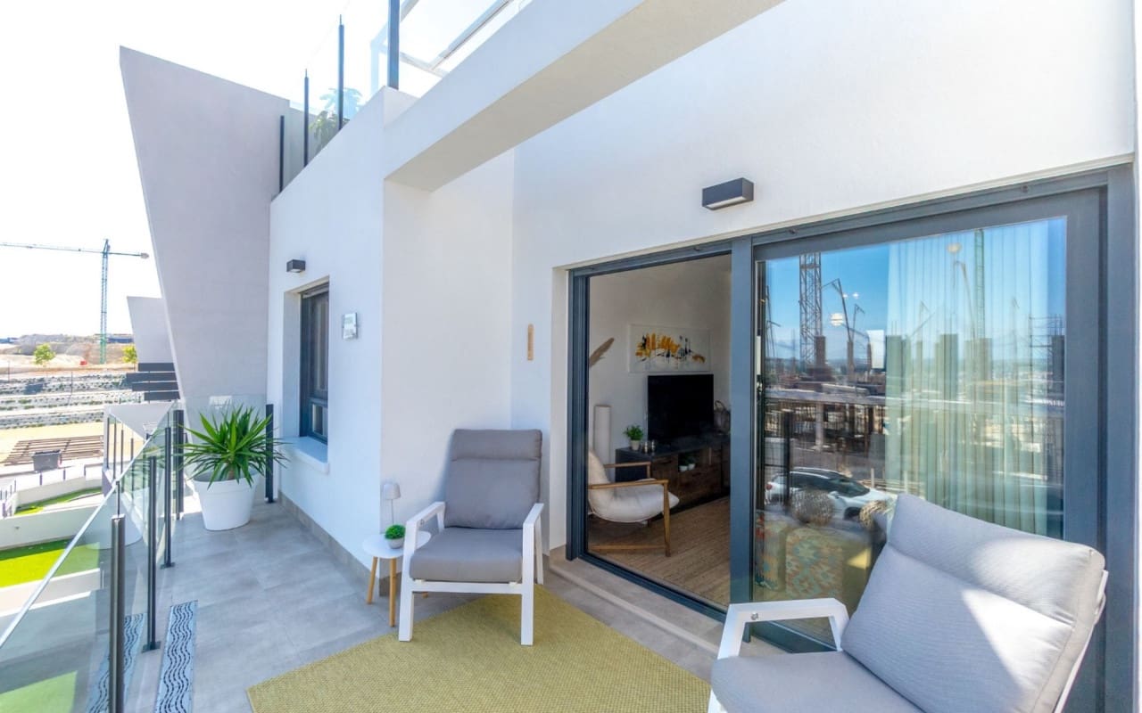 2 quarto Penthouse para venda em San Miguel de Salinas com piscina - 289 000 € (Ref: 9383809)