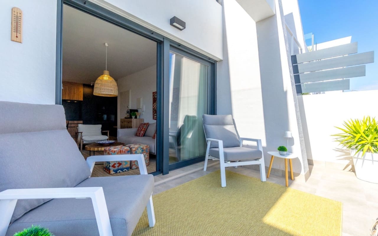 2 quarto Penthouse para venda em San Miguel de Salinas com piscina - 289 000 € (Ref: 9383809)