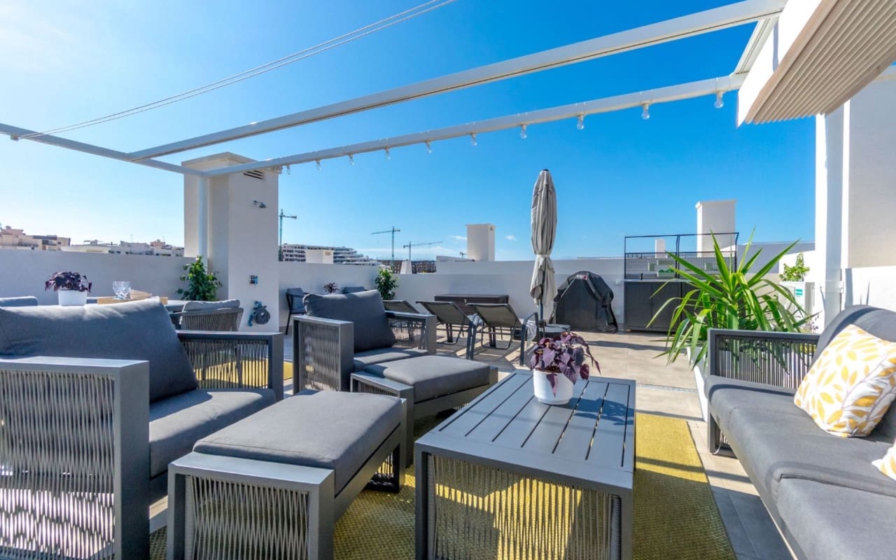 2 quarto Penthouse para venda em San Miguel de Salinas com piscina - 289 000 € (Ref: 9383809)