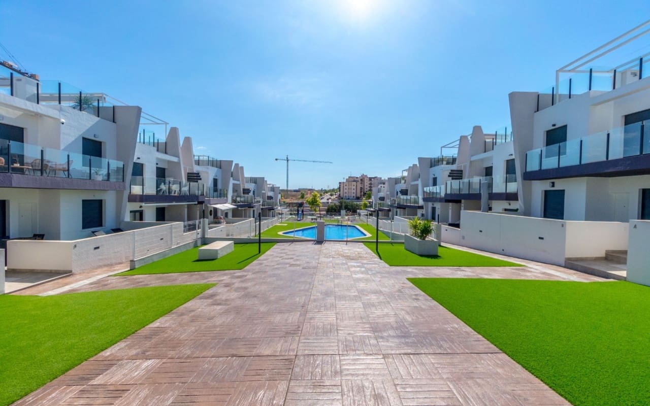 2 quarto Penthouse para venda em San Miguel de Salinas com piscina - 289 000 € (Ref: 9383809)