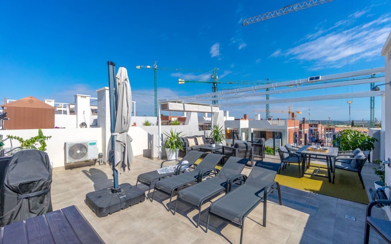 2 quarto Penthouse para venda em San Miguel de Salinas com piscina - 289 000 € (Ref: 9383809)