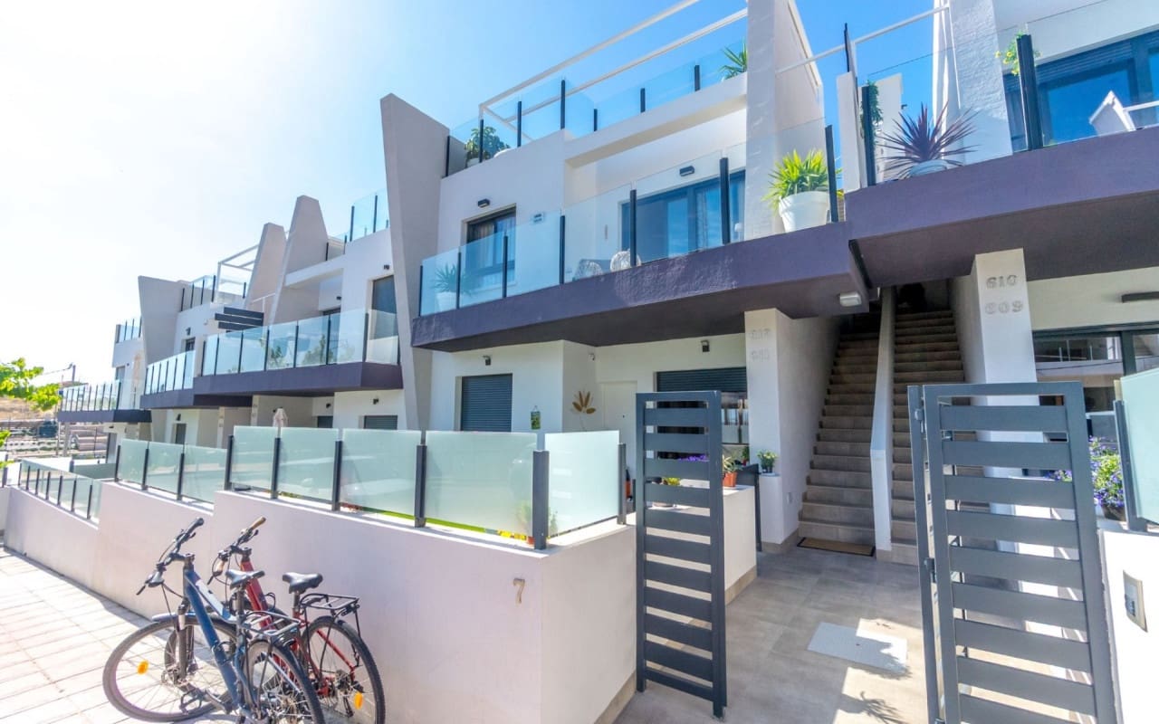 2 quarto Penthouse para venda em San Miguel de Salinas com piscina - 289 000 € (Ref: 9383809)