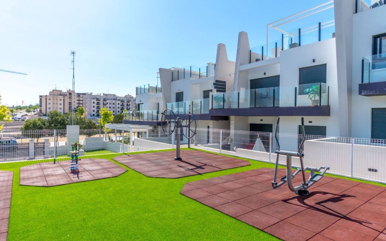 2 quarto Penthouse para venda em San Miguel de Salinas com piscina - 289 000 € (Ref: 9383809)