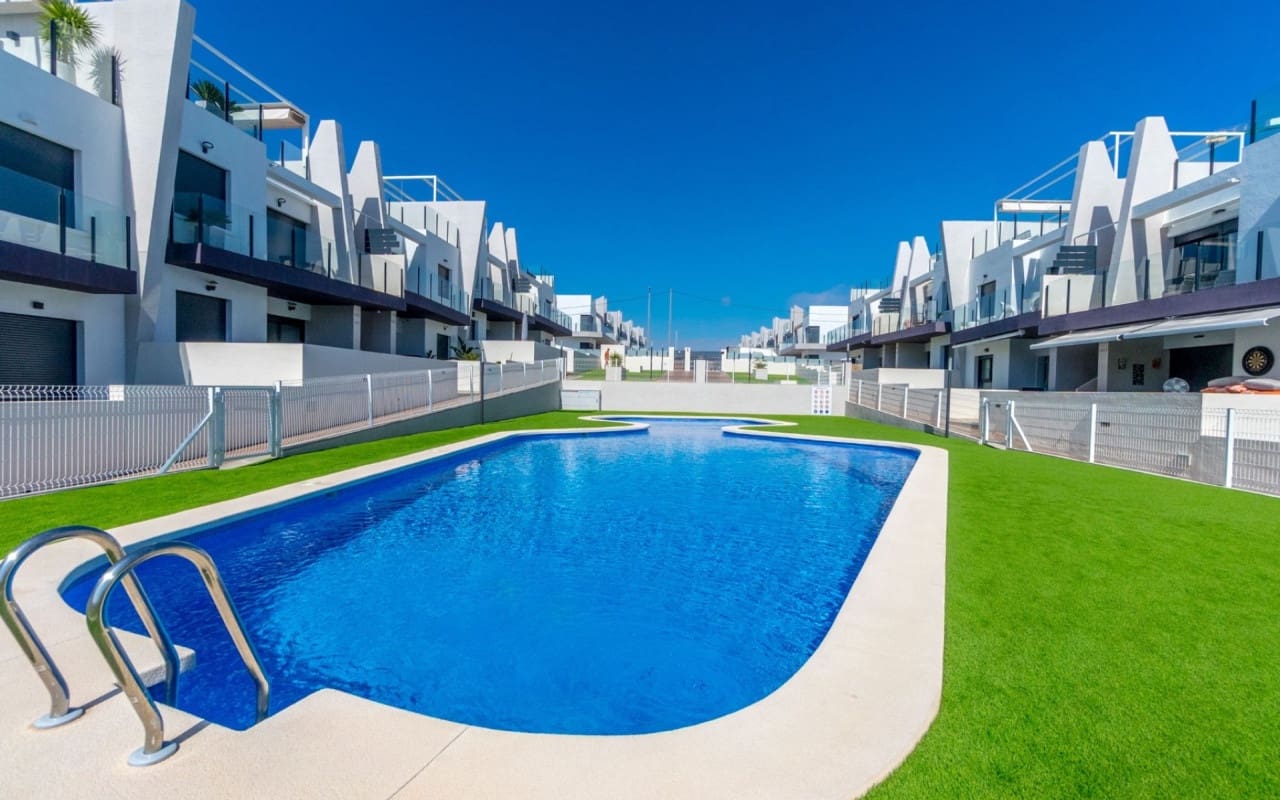 2 quarto Penthouse para venda em San Miguel de Salinas com piscina - 289 000 € (Ref: 9383809)