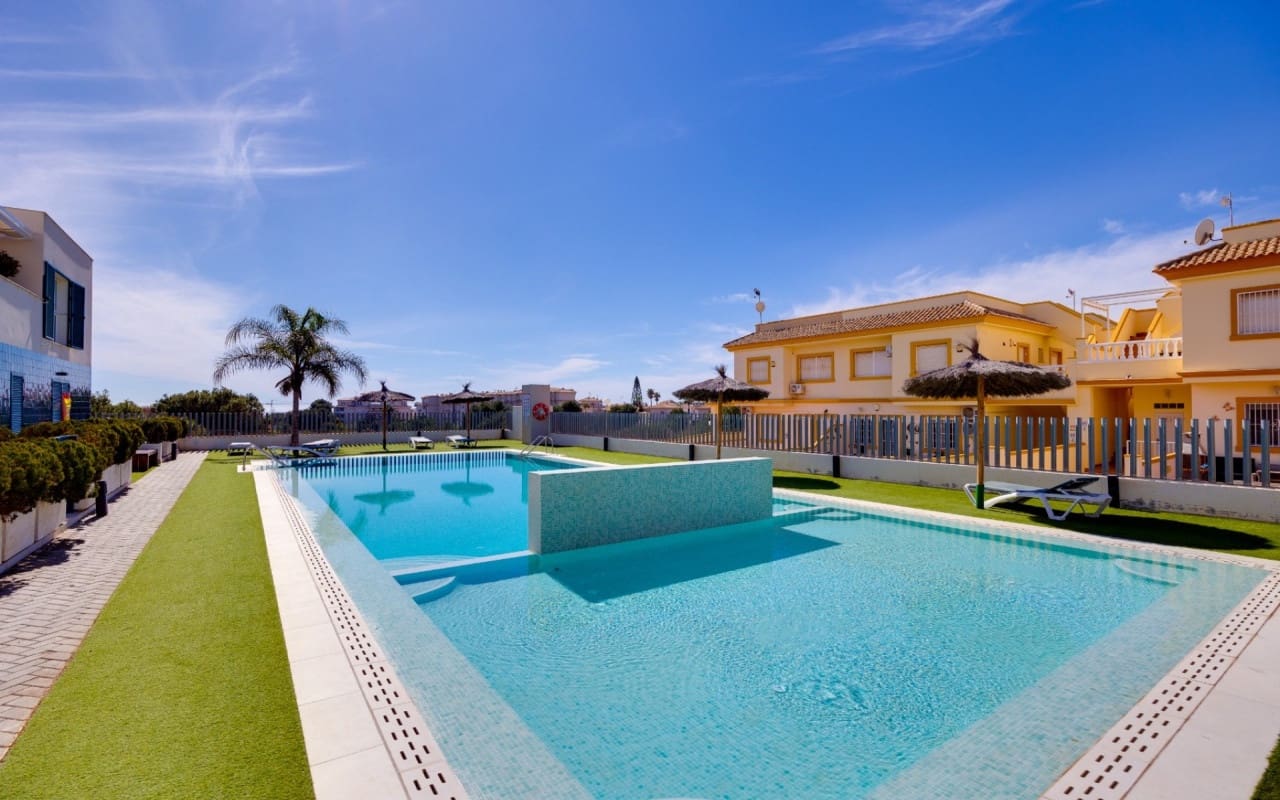 2 bedroom Apartment for sale in Playa Flamenca with pool - € 259,000 (Ref: 9383813)