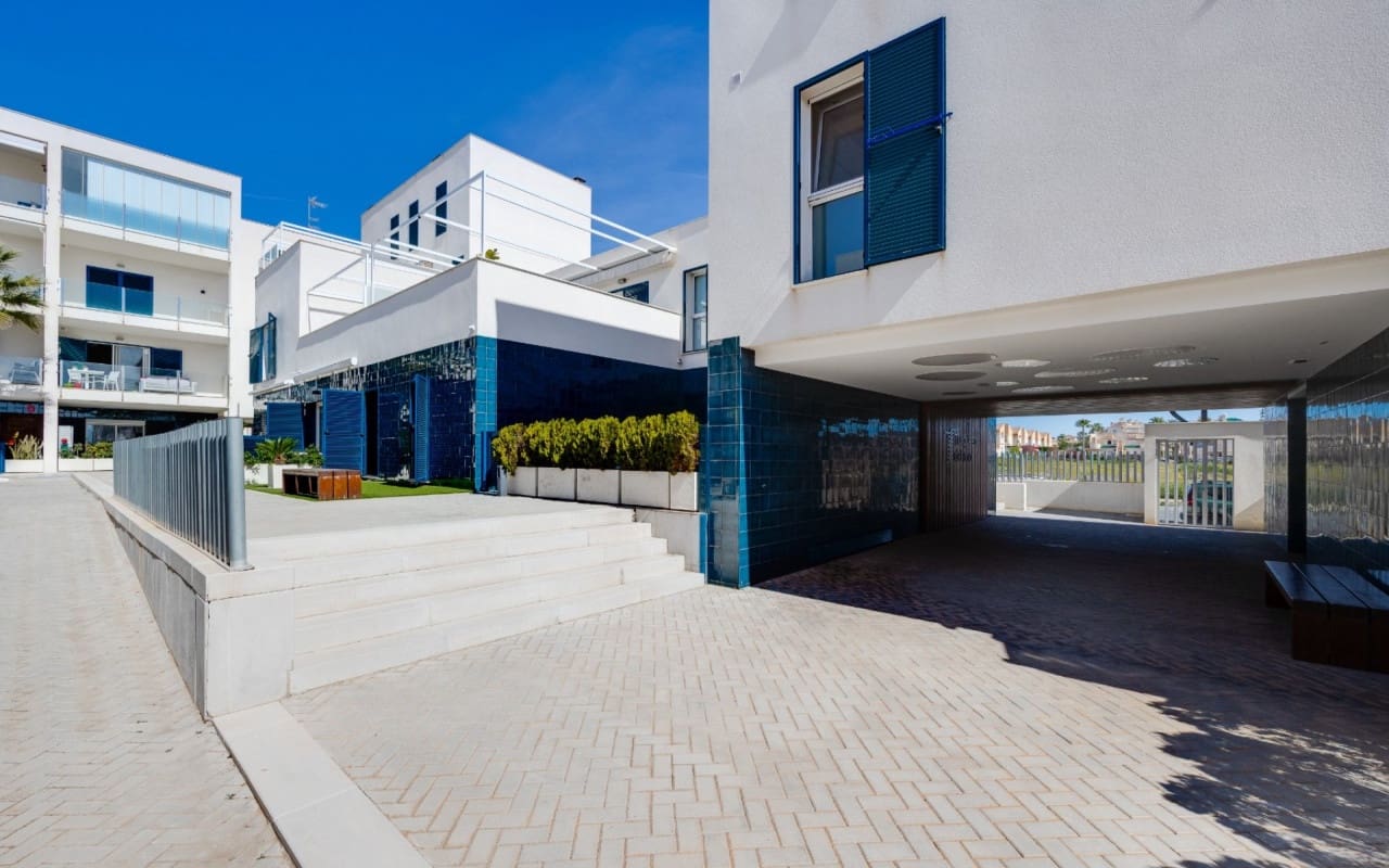 2 bedroom Apartment for sale in Playa Flamenca with pool - € 259,000 (Ref: 9383813)