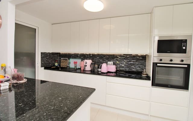 2 slaapkamer Appartement te koop in Playa Flamenca, Orihuela met zwembad - € 215.000 (Ref: 9383814)