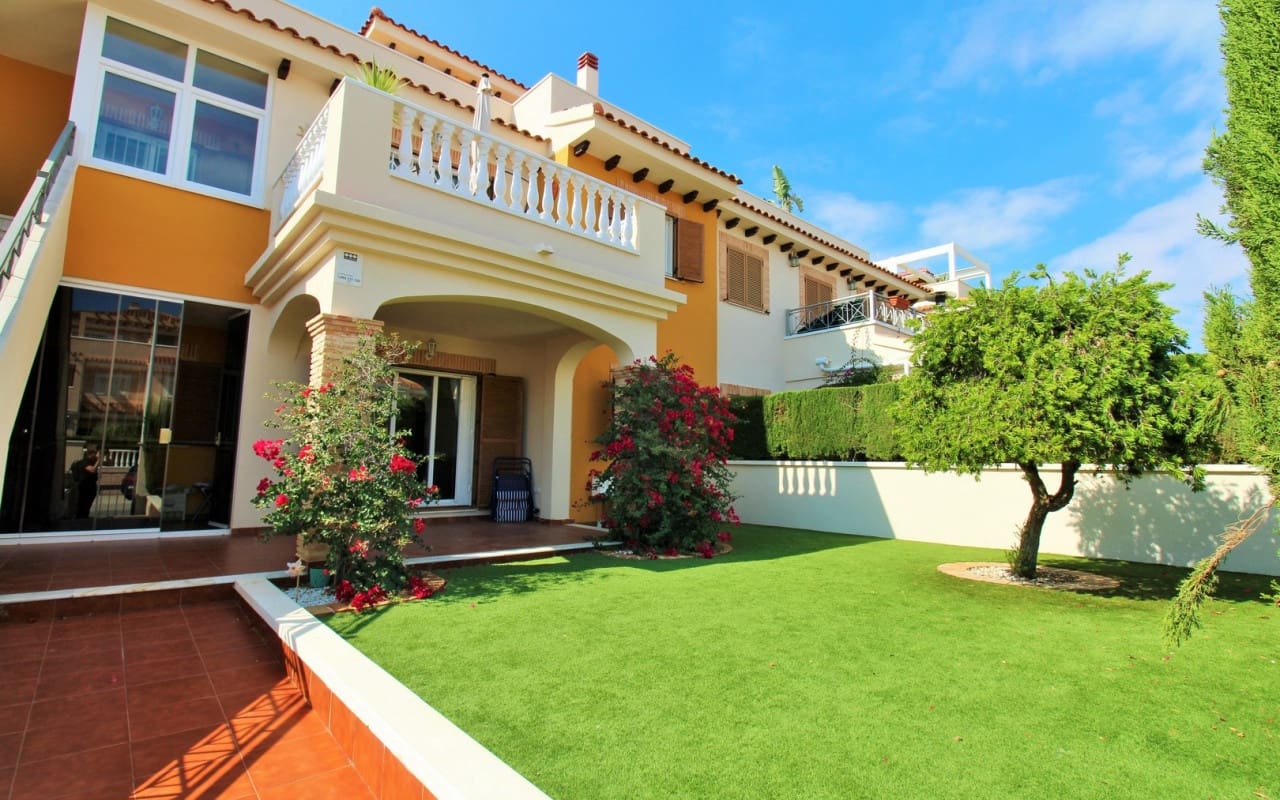 2 slaapkamer Appartement te koop in Playa Flamenca met zwembad - € 215.000 (Ref: 9383814)