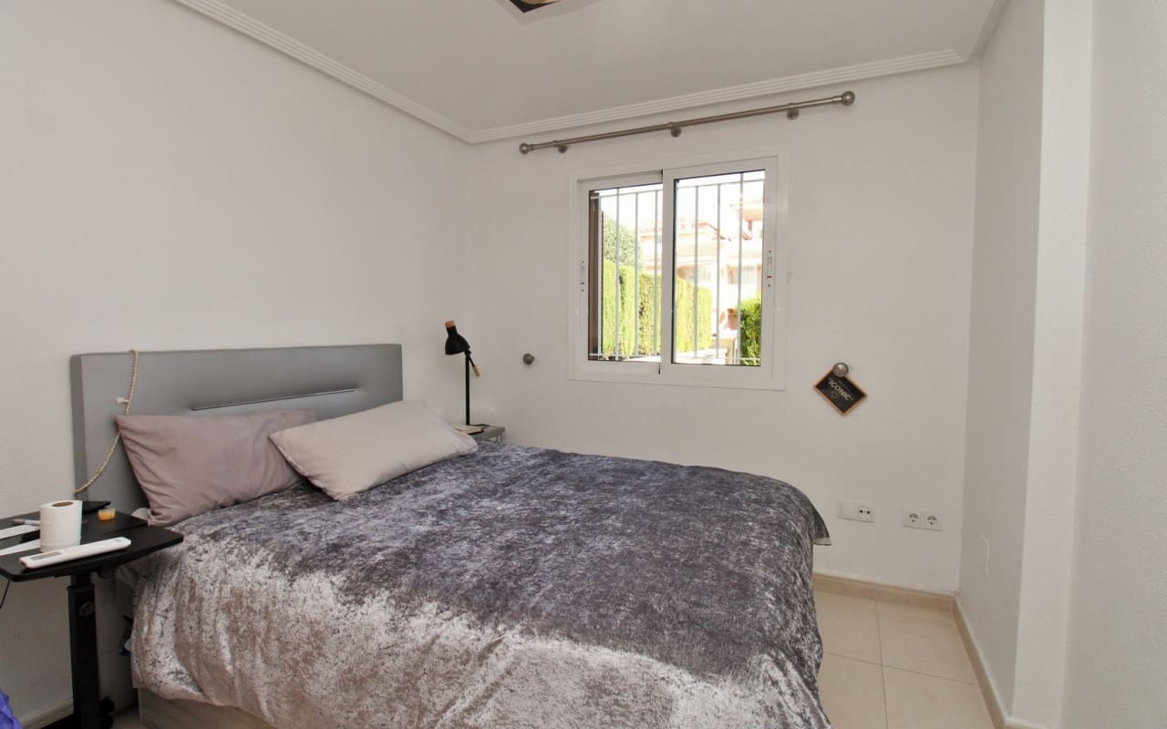 2 slaapkamer Appartement te koop in Playa Flamenca met zwembad - € 215.000 (Ref: 9383814)