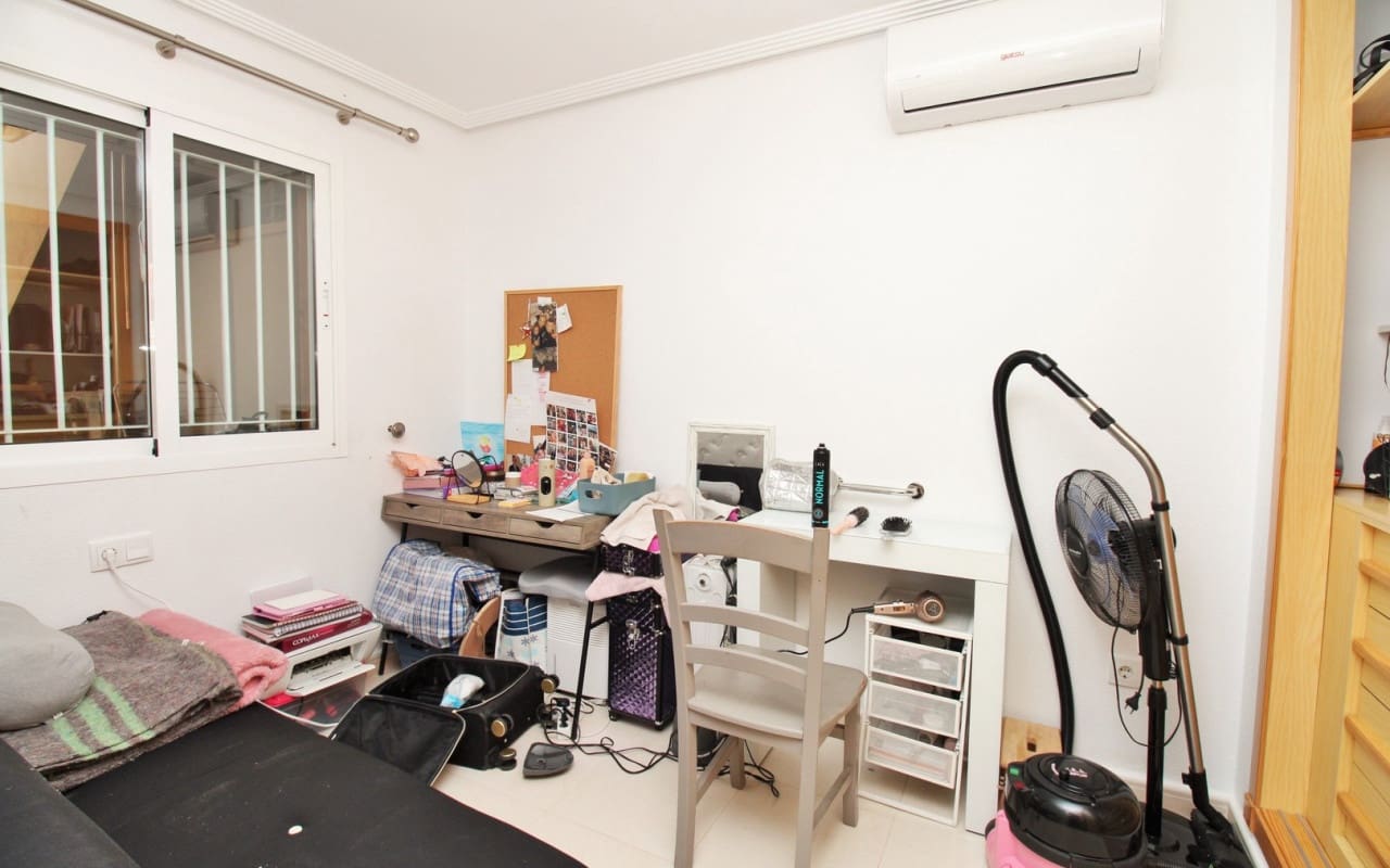 2 slaapkamer Appartement te koop in Playa Flamenca met zwembad - € 215.000 (Ref: 9383814)