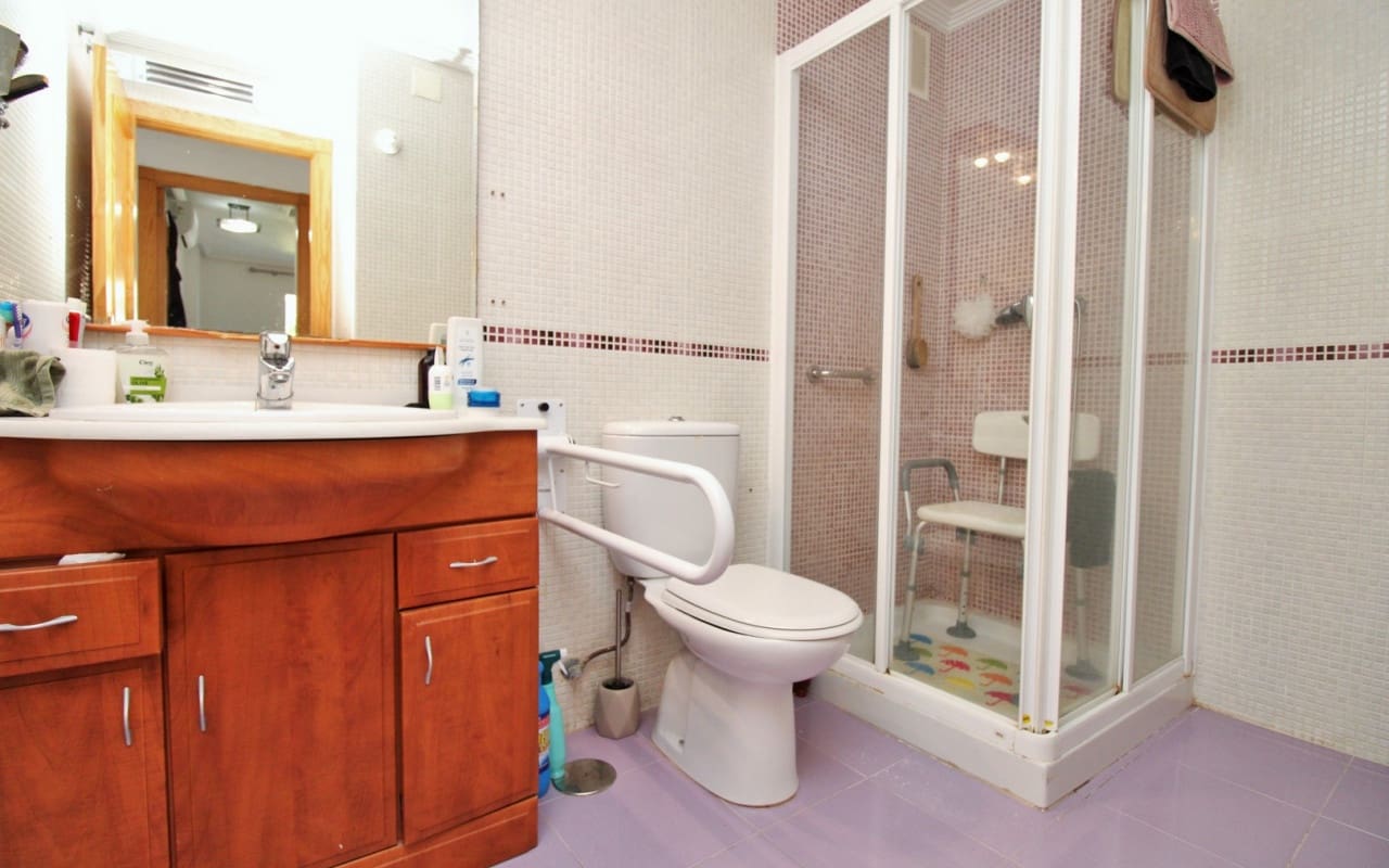 2 slaapkamer Appartement te koop in Playa Flamenca met zwembad - € 215.000 (Ref: 9383814)