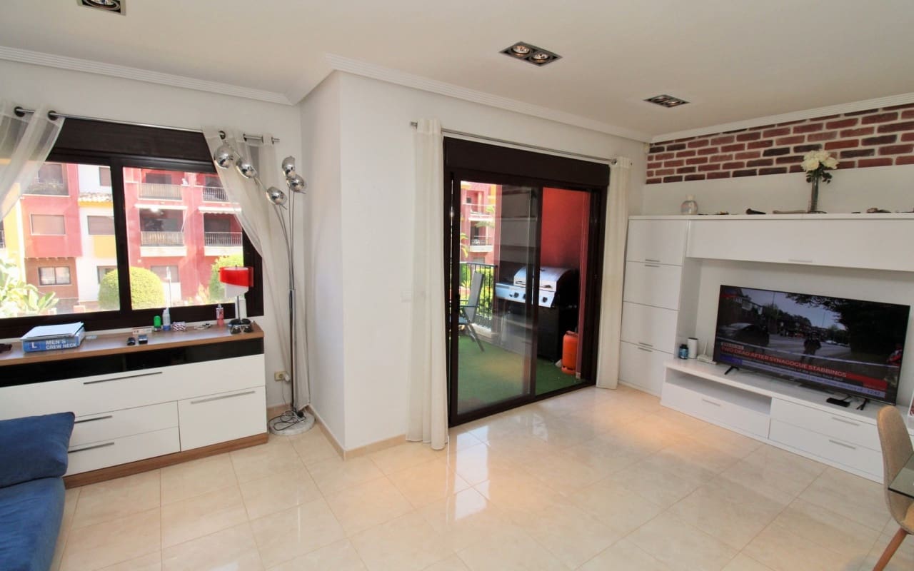 Apartamento de 2 habitaciones en Cabo Roig en venta con piscina - 249.000 € (Ref: 9383815)