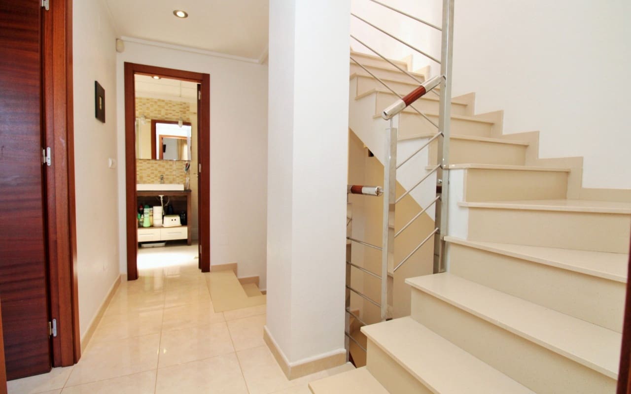 Apartamento de 2 habitaciones en Cabo Roig en venta con piscina - 249.000 € (Ref: 9383815)