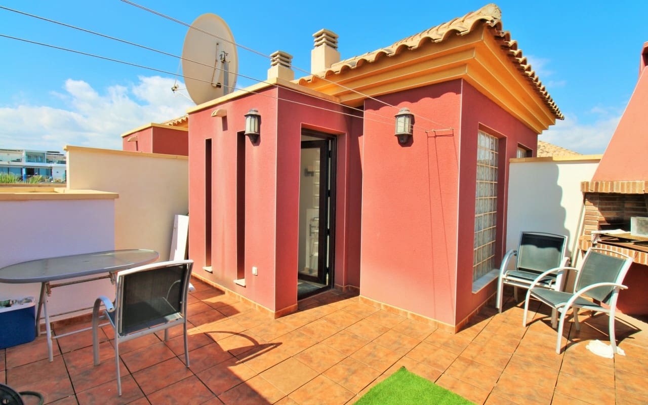 Apartamento de 2 habitaciones en Cabo Roig en venta con piscina - 249.000 € (Ref: 9383815)