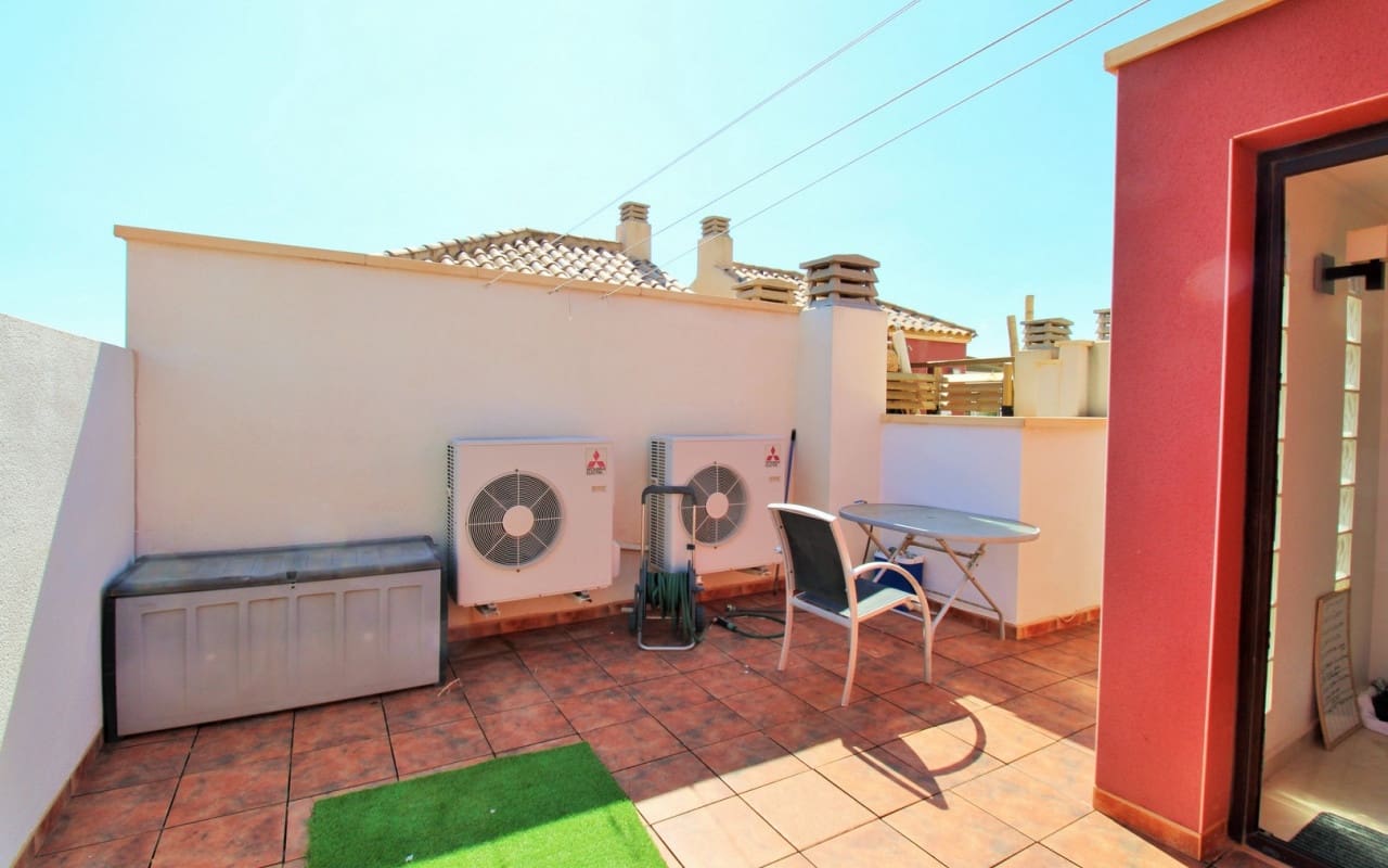 Apartamento de 2 habitaciones en Cabo Roig en venta con piscina - 249.000 € (Ref: 9383815)