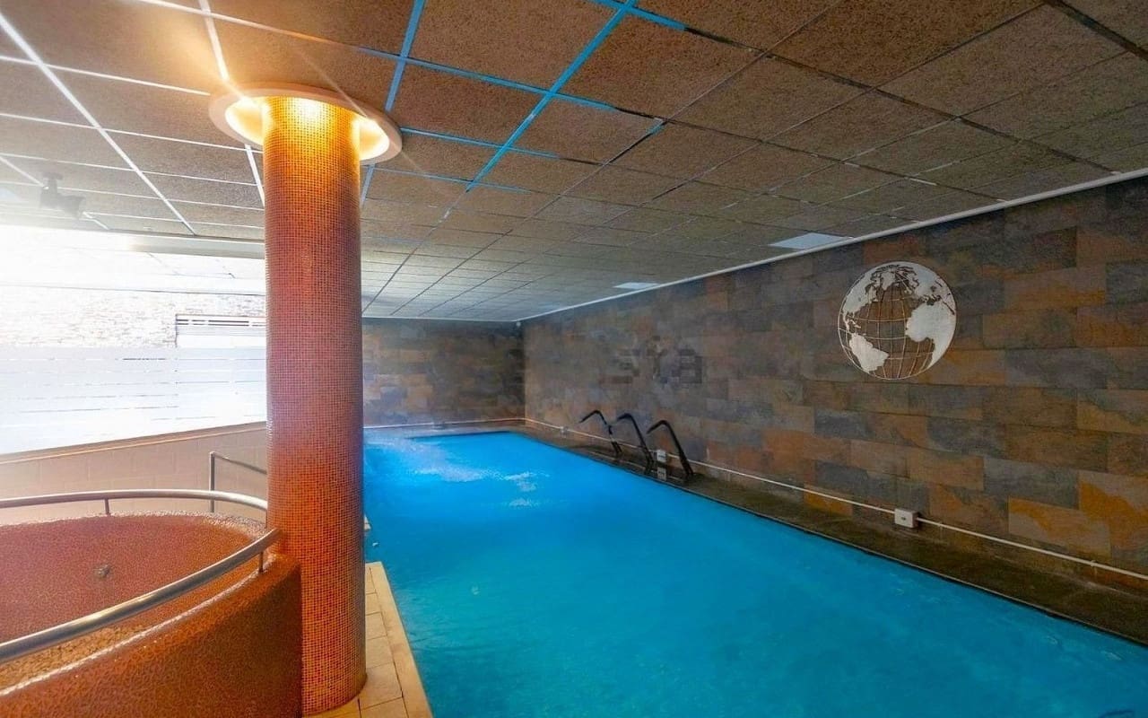 Apartamento de 2 habitaciones en Cabo Roig en venta con piscina - 249.000 € (Ref: 9383815)