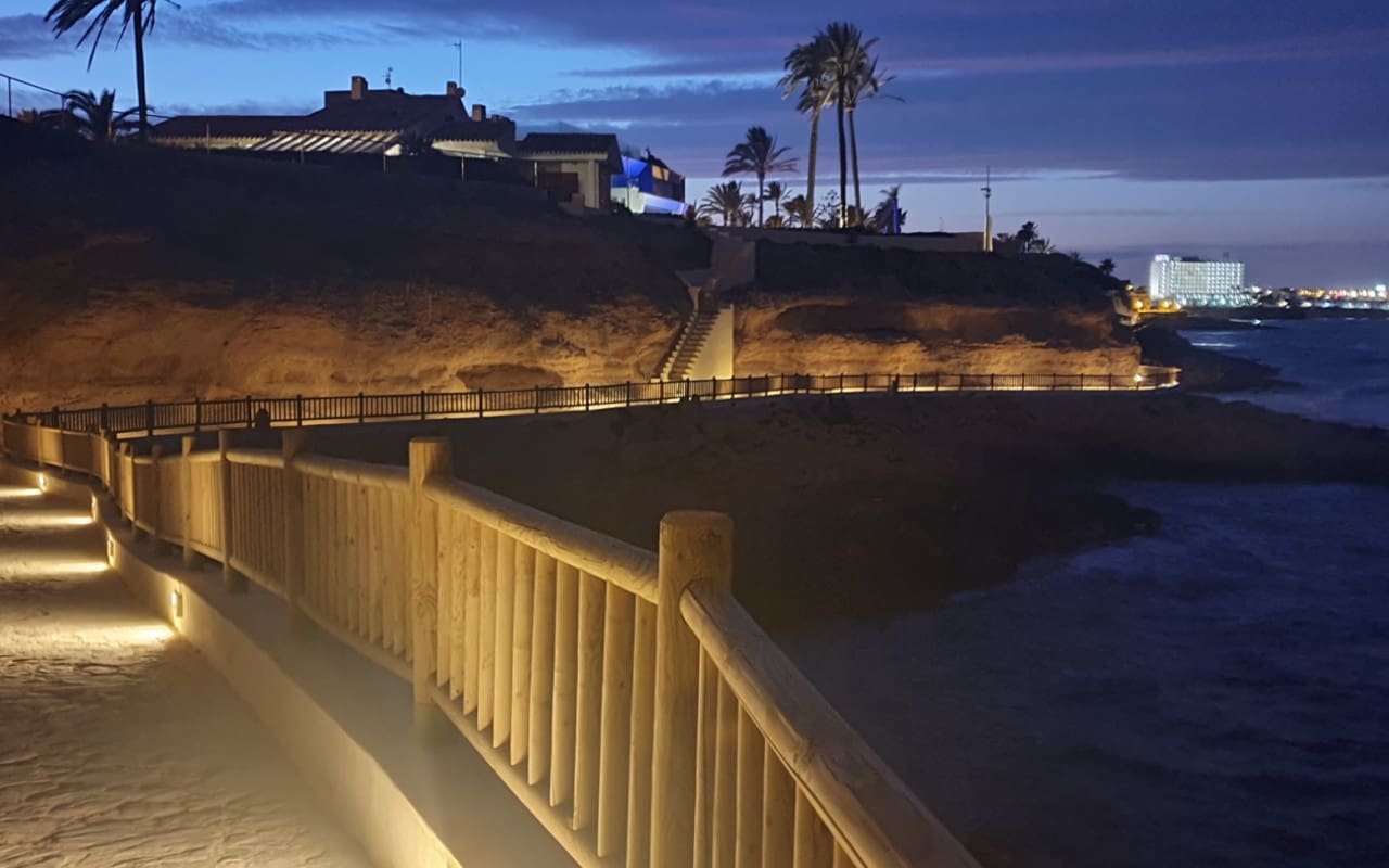 Apartamento de 2 habitaciones en Cabo Roig en venta con piscina - 249.000 € (Ref: 9383815)