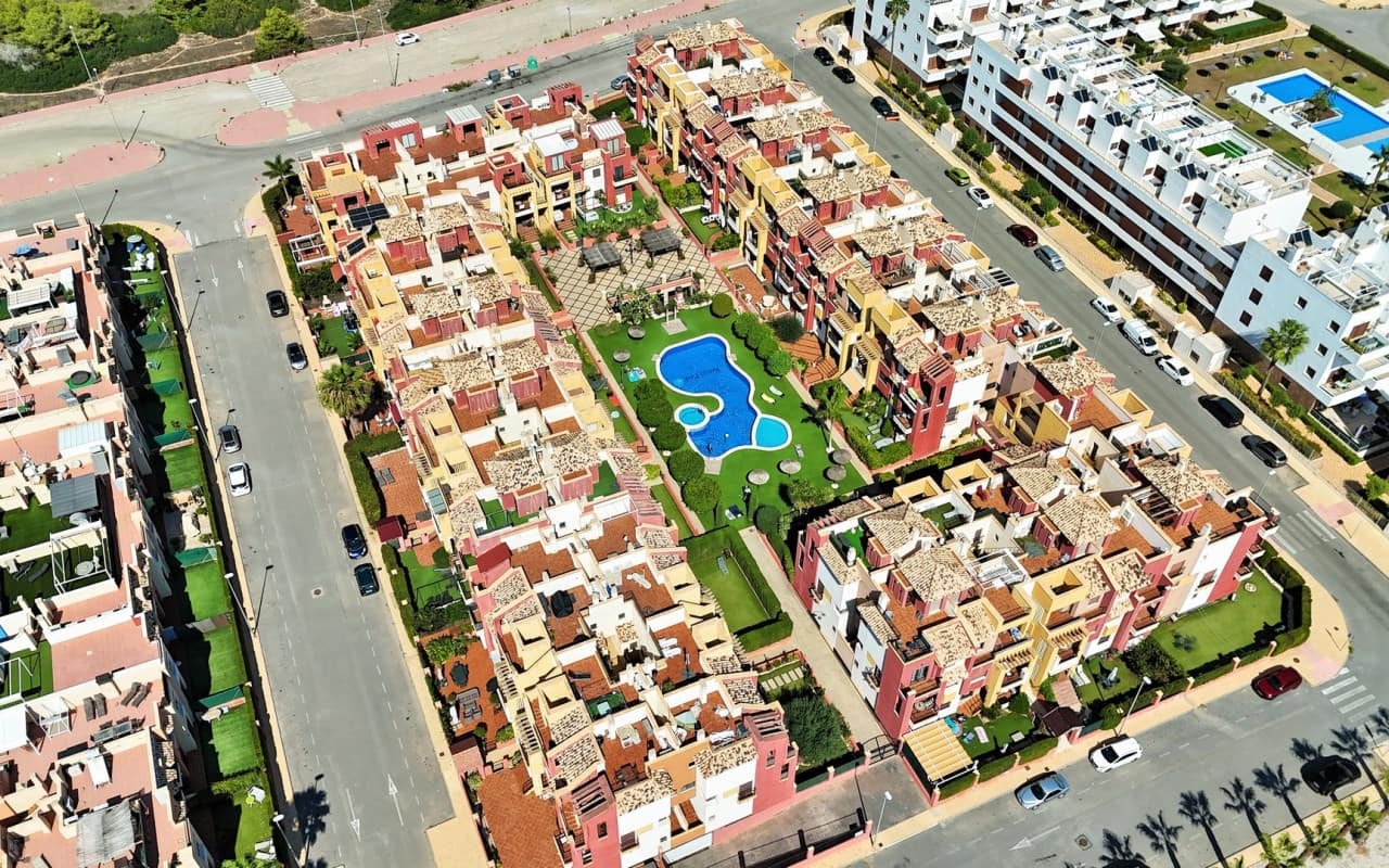 Apartamento de 2 habitaciones en Cabo Roig en venta con piscina - 249.000 € (Ref: 9383815)