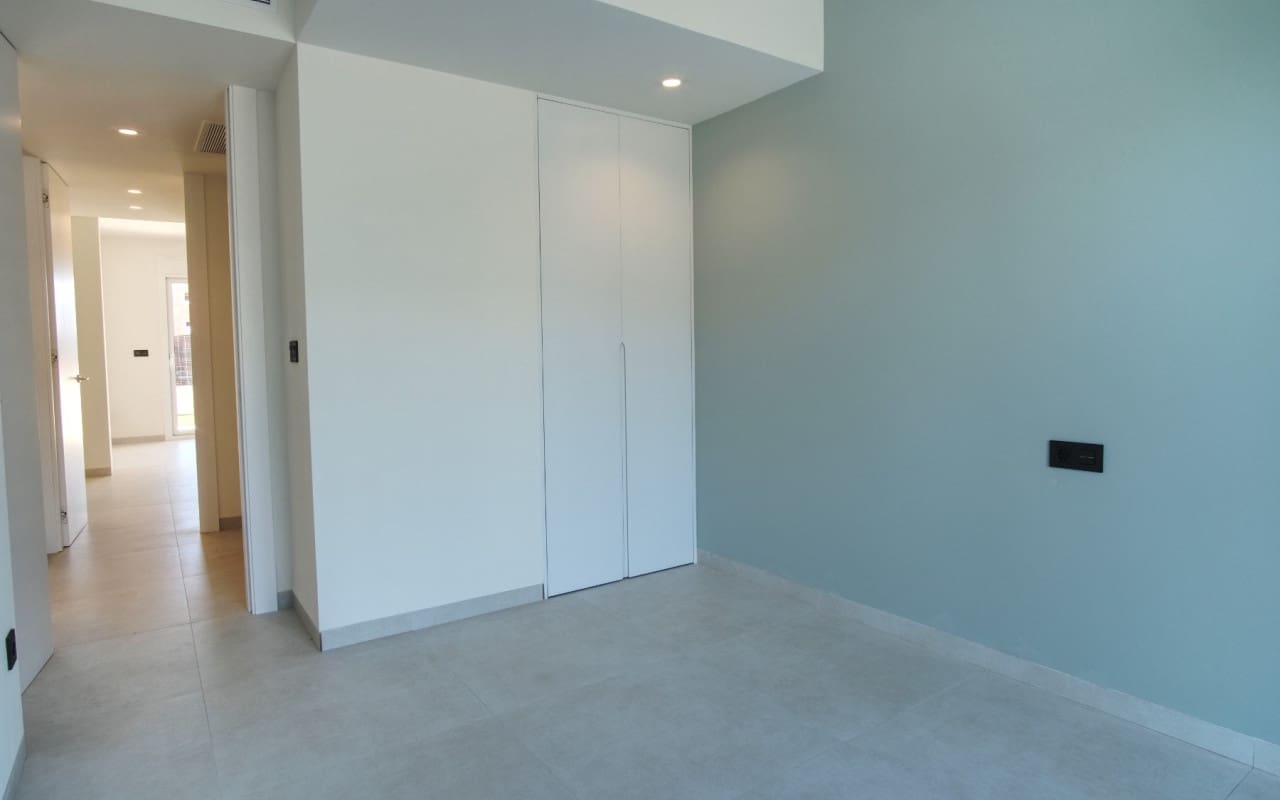 2 bedroom Apartment for sale in Guardamar del Segura with pool - € 295,000 (Ref: 9383816)