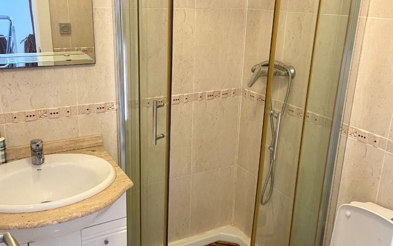 3 bedroom Apartment for sale in El Raso with pool - € 210,000 (Ref: 9383818)