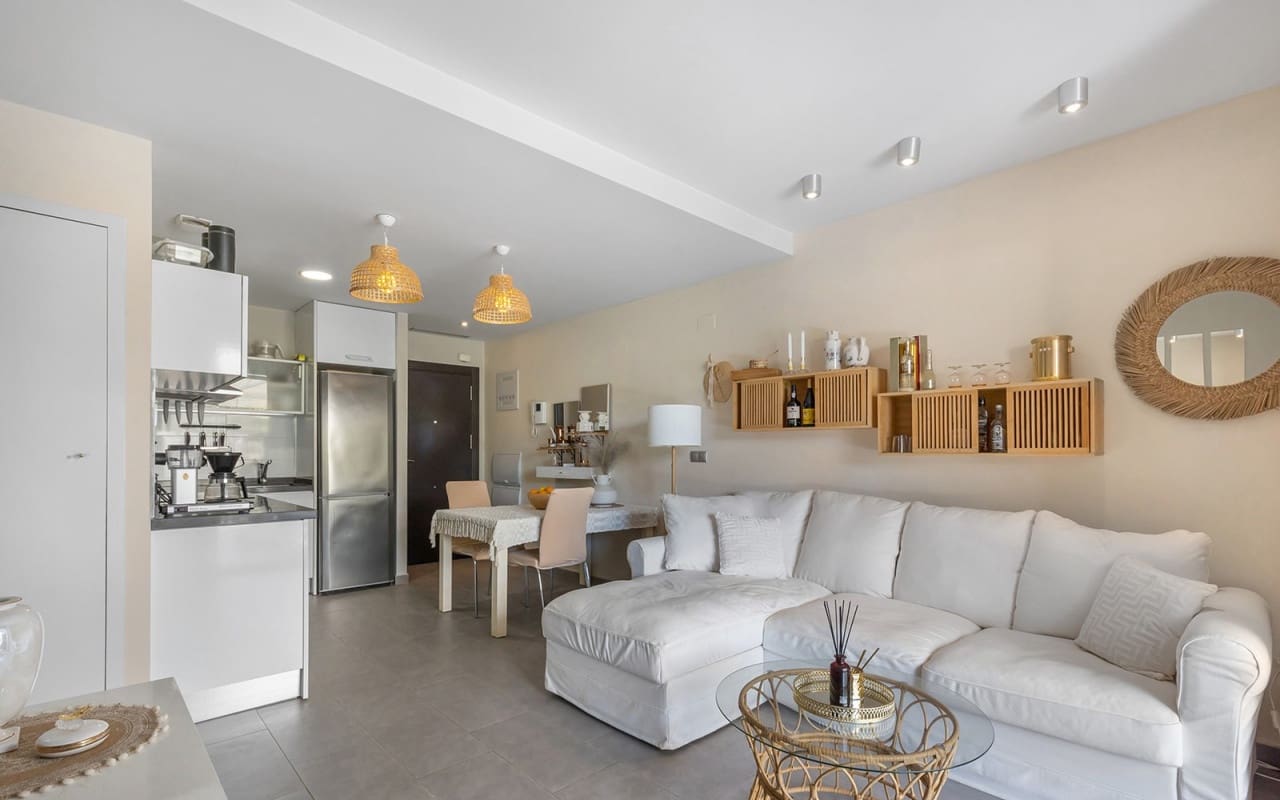 2 soveværelse Strandlejlighed til salg i La Mata med swimmingpool - € 319.500 (Ref: 9383819)