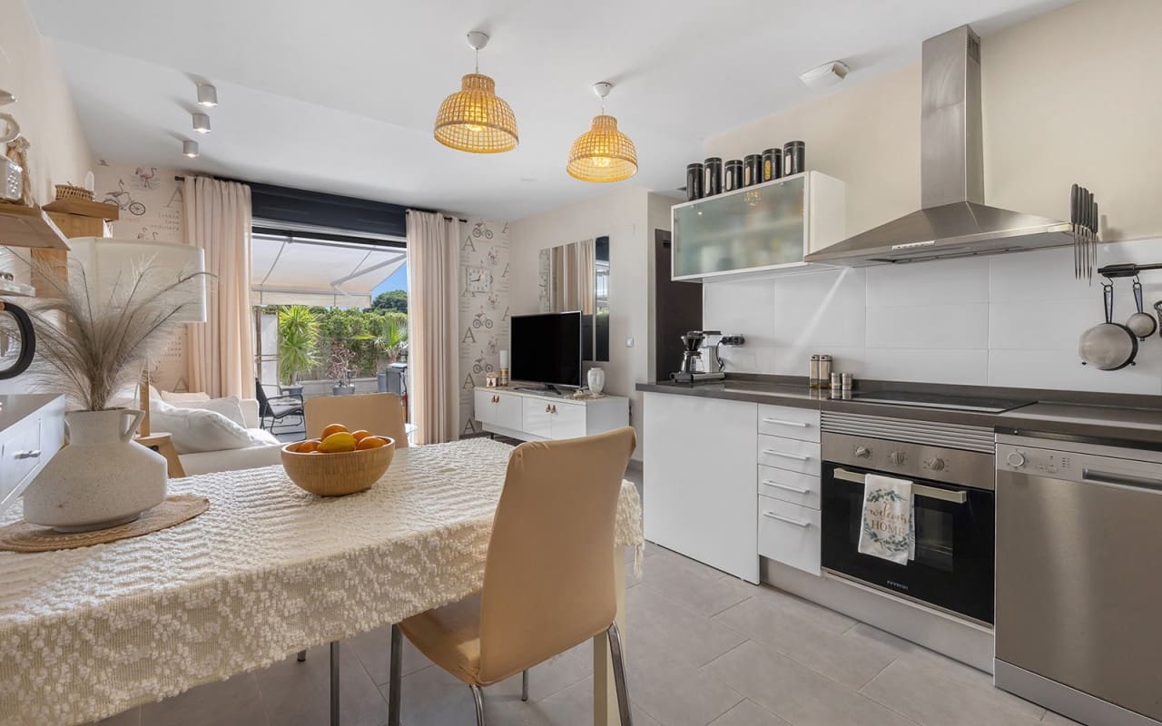 2 soveværelse Strandlejlighed til salg i La Mata med swimmingpool - € 319.500 (Ref: 9383819)