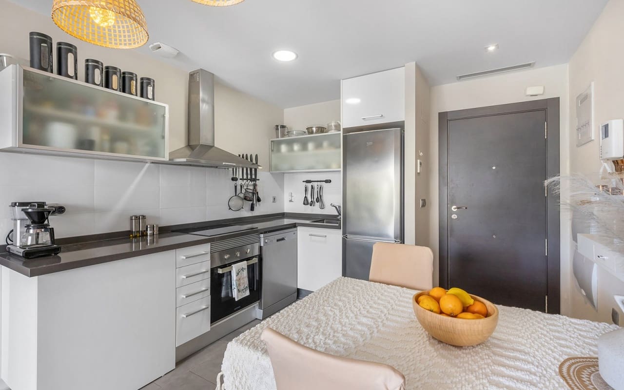 2 soveværelse Strandlejlighed til salg i La Mata med swimmingpool - € 319.500 (Ref: 9383819)