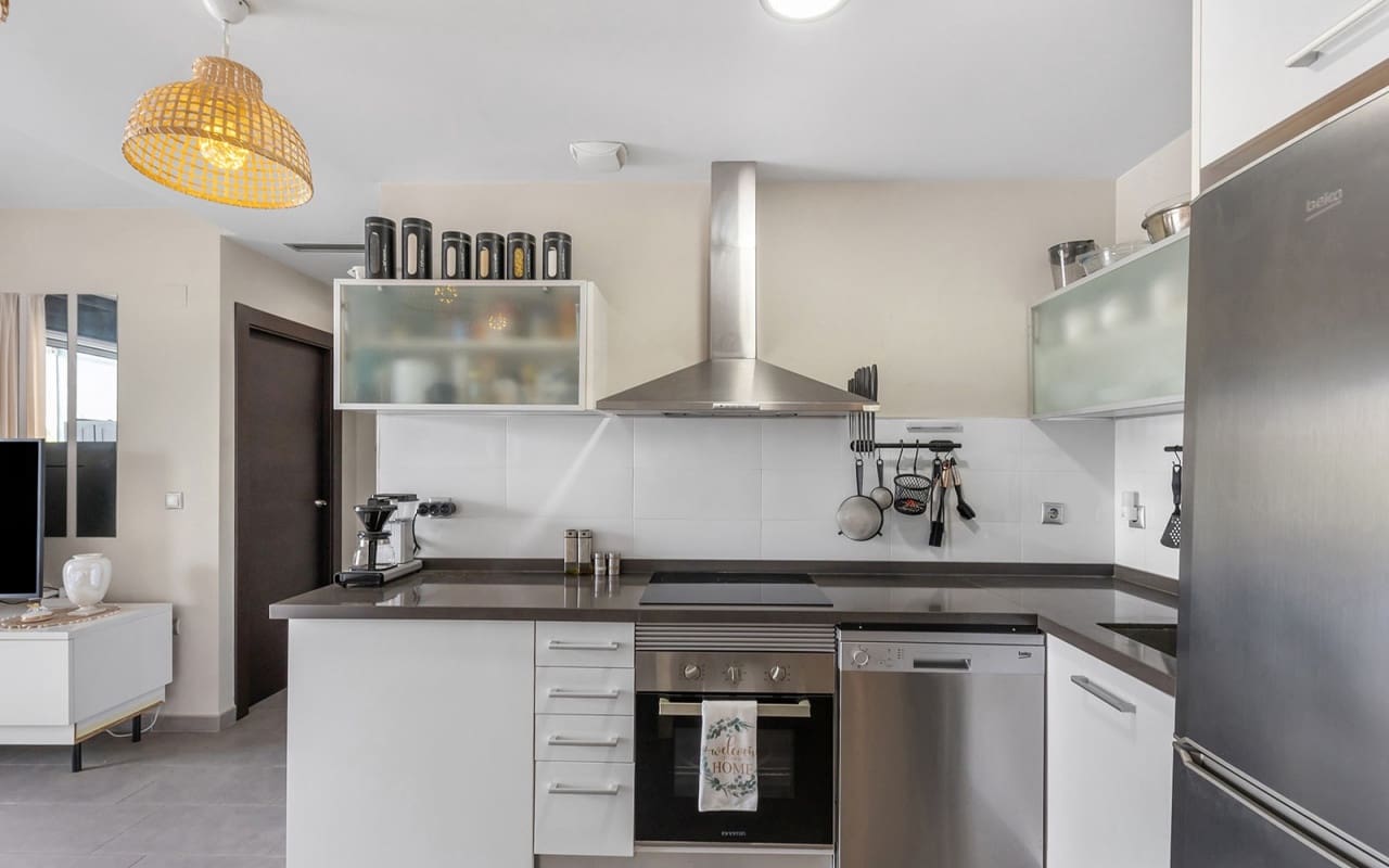 2 soveværelse Strandlejlighed til salg i La Mata med swimmingpool - € 319.500 (Ref: 9383819)