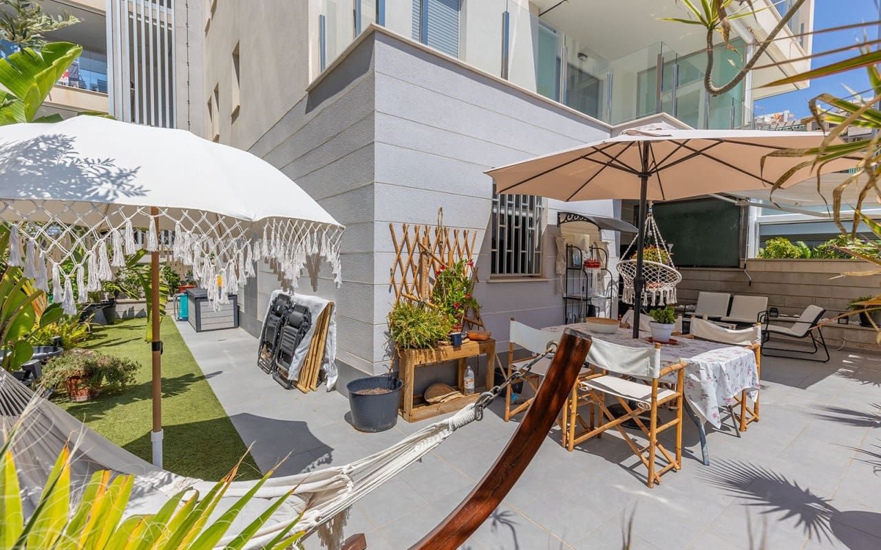 2 soveværelse Strandlejlighed til salg i La Mata med swimmingpool - € 319.500 (Ref: 9383819)