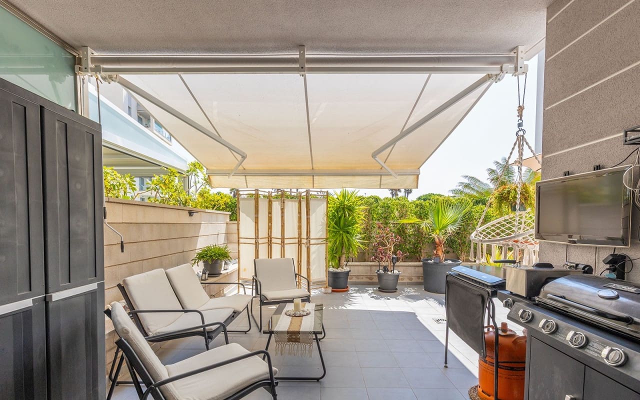 2 soveværelse Strandlejlighed til salg i La Mata med swimmingpool - € 319.500 (Ref: 9383819)