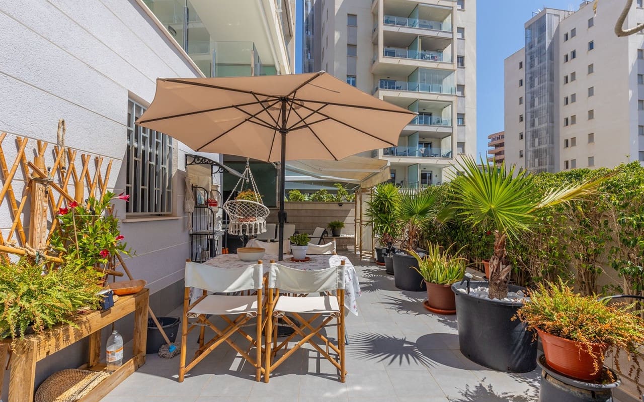 2 soveværelse Strandlejlighed til salg i La Mata med swimmingpool - € 319.500 (Ref: 9383819)