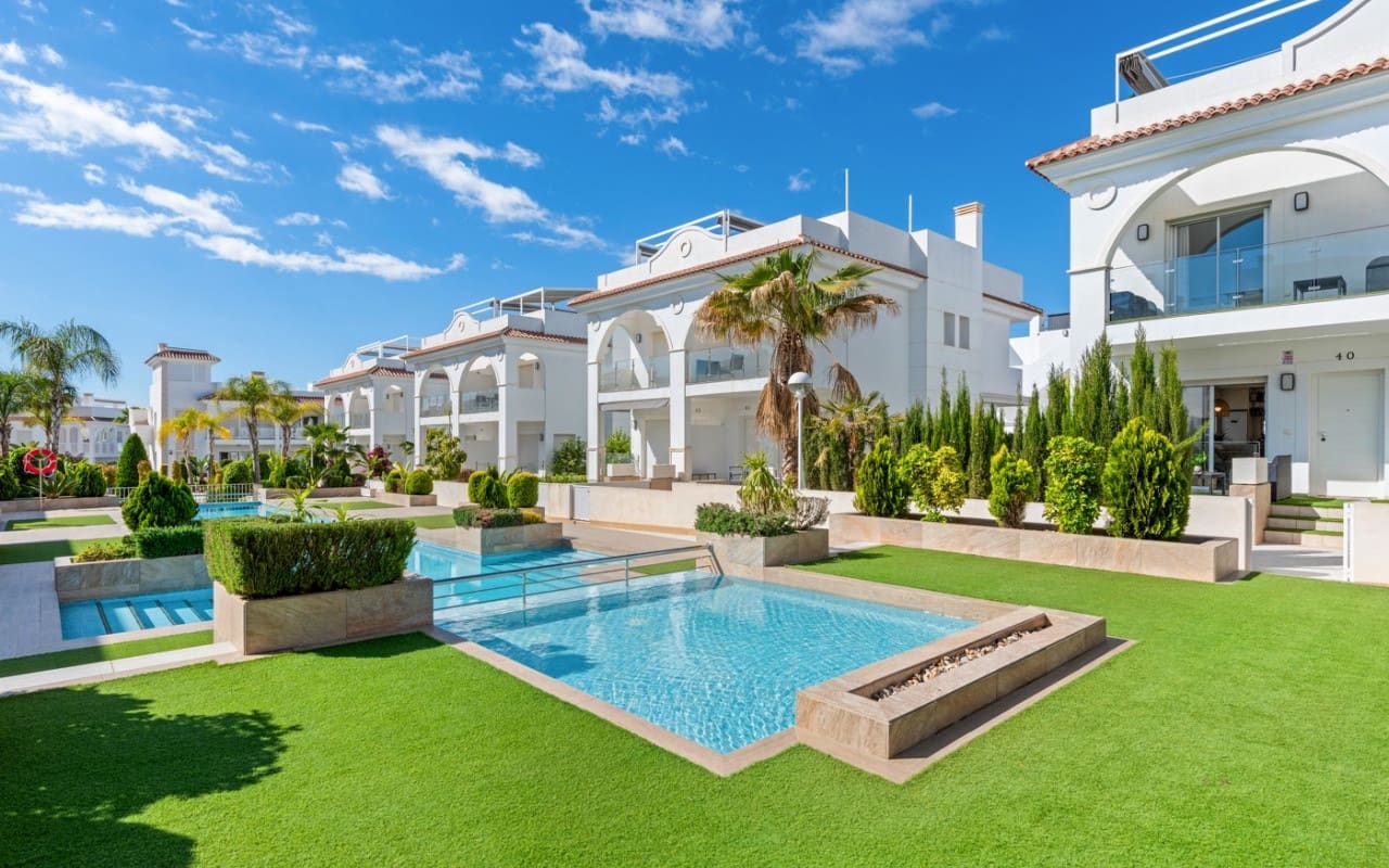 3 quarto Penthouse para venda em Dona Pepa com piscina - 350 000 € (Ref: 9383821)