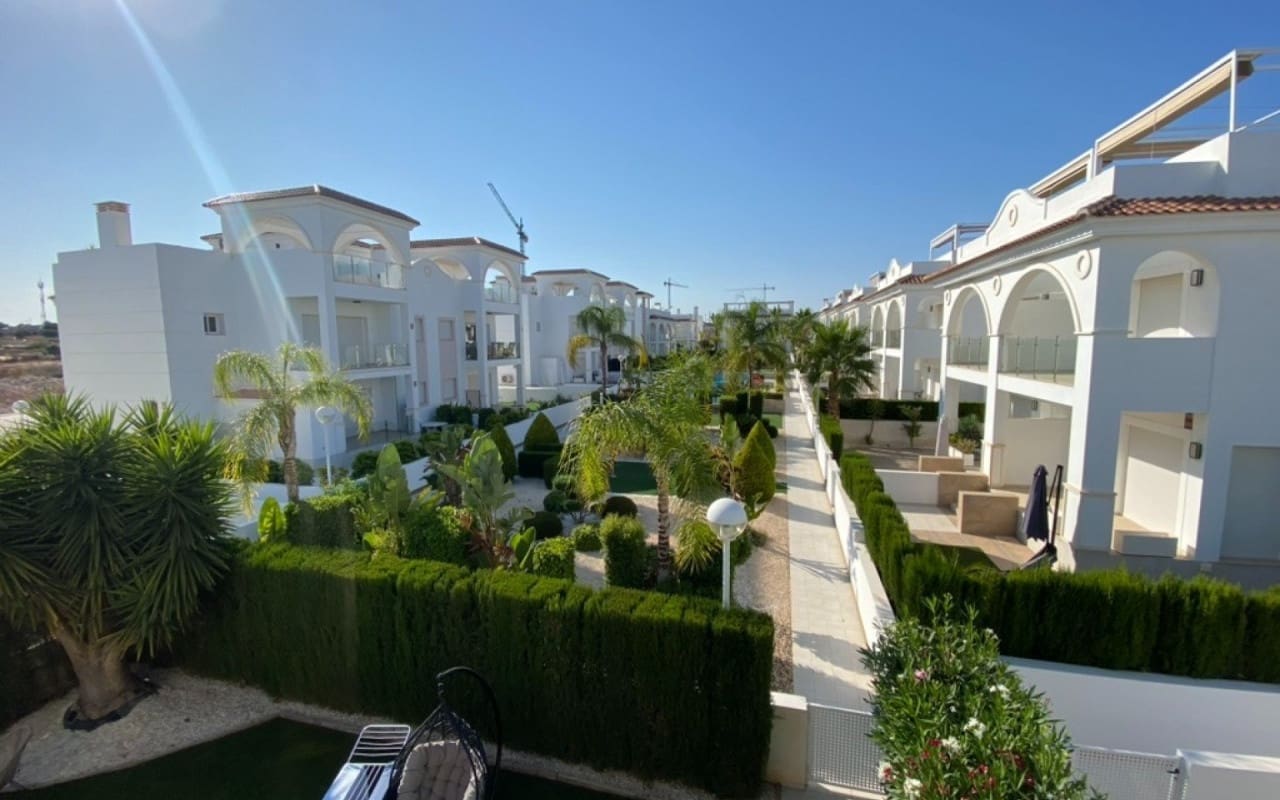 2 soveværelse Penthouse til salg i Ciudad Quesada med swimmingpool - € 319.900 (Ref: 9383822)