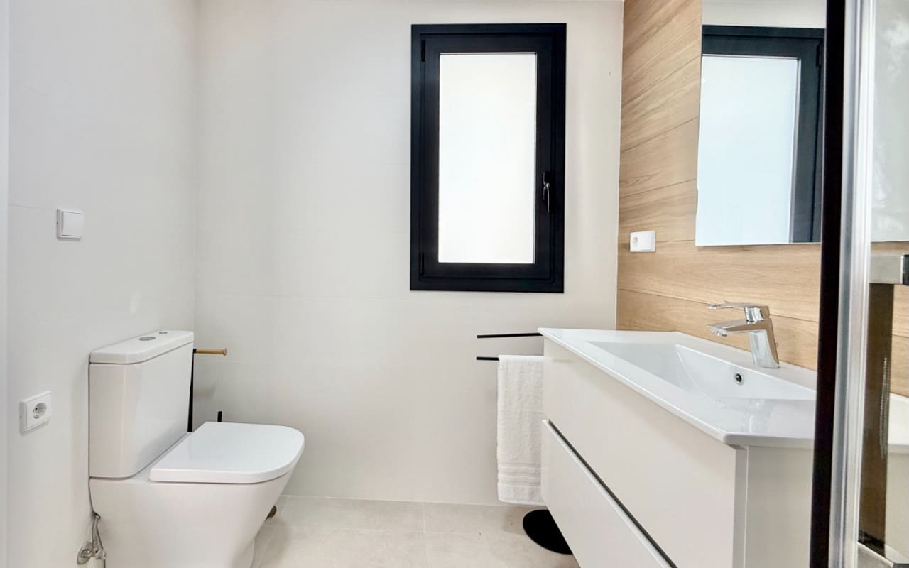 3 bedroom Townhouse for sale in Cox with pool - € 235,000 (Ref: 9386556)